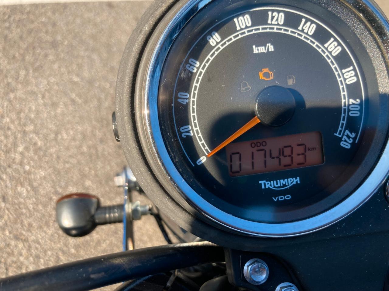 Triumph Bonneville SE accessoriata