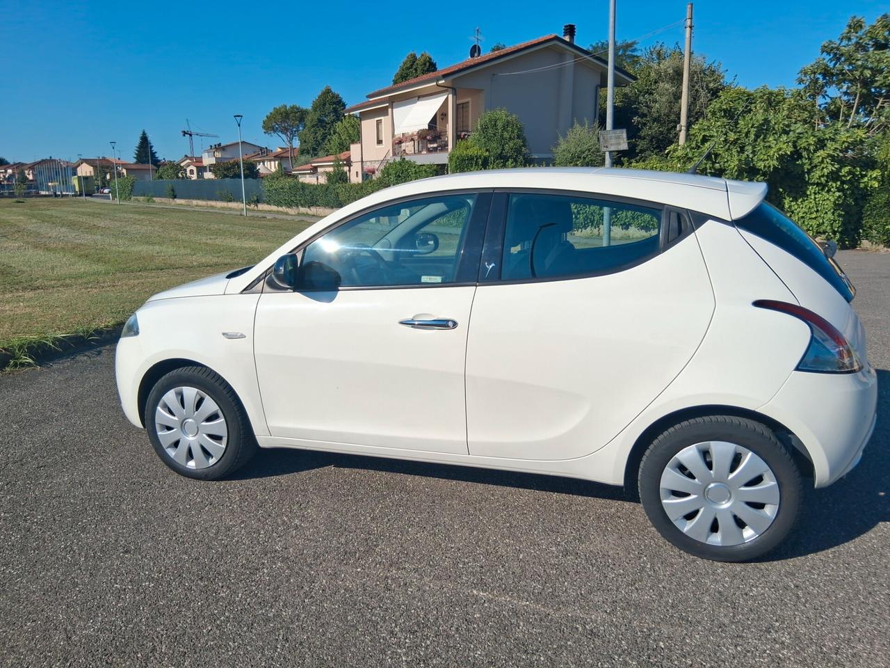 Lancia Ypsilon 1.2 69 CV 5 porte Gold