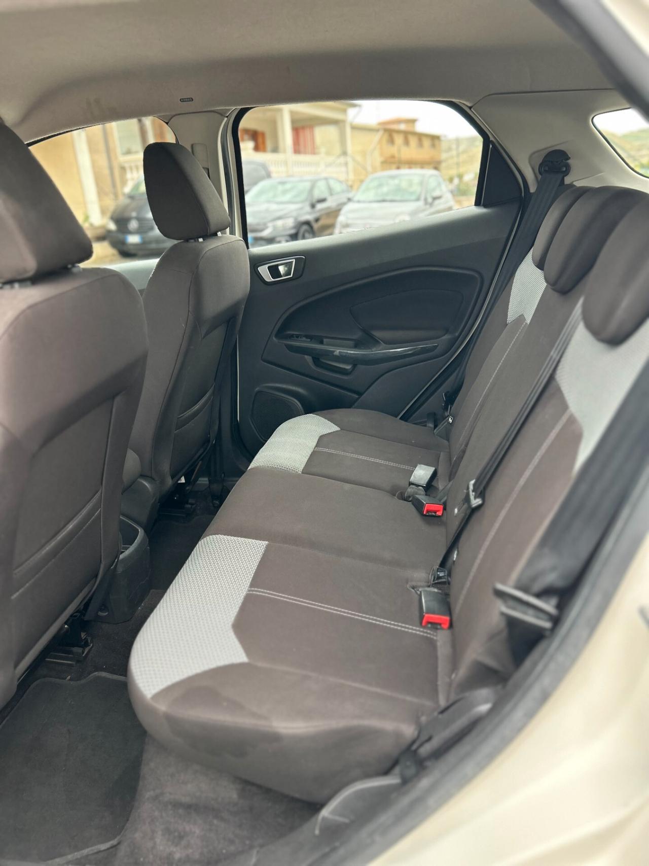 Ford EcoSport 1.5 TDCi 95 CV Business 10/2015