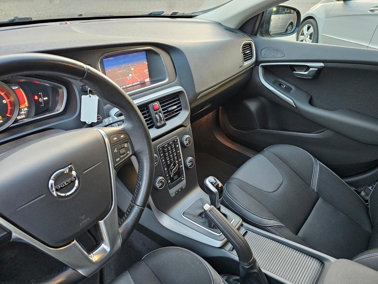 Volvo V40 2.0 D2 120cv Business Plus*Navi*Led*Pdc*Euro6*