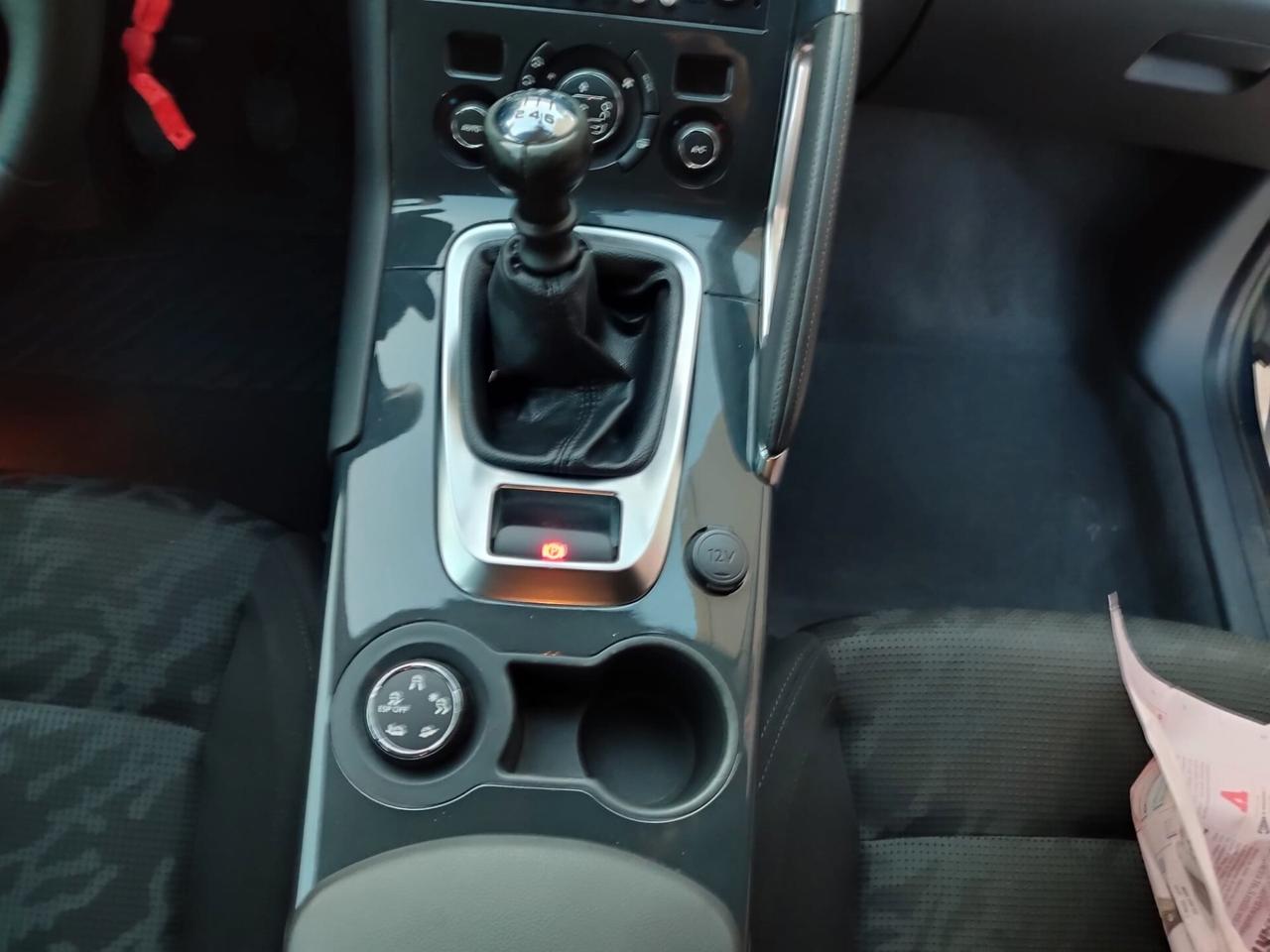 Peugeot 3008 1.6 HDi 112CV Active 2012!!