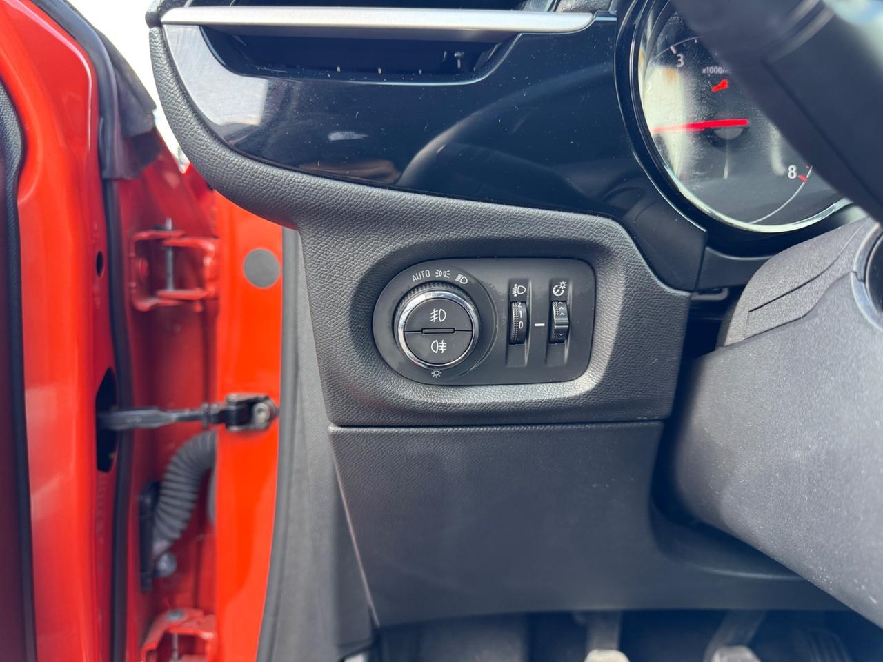 Opel Corsa 1.2 Design & Tech Bi-Color Neopatentati