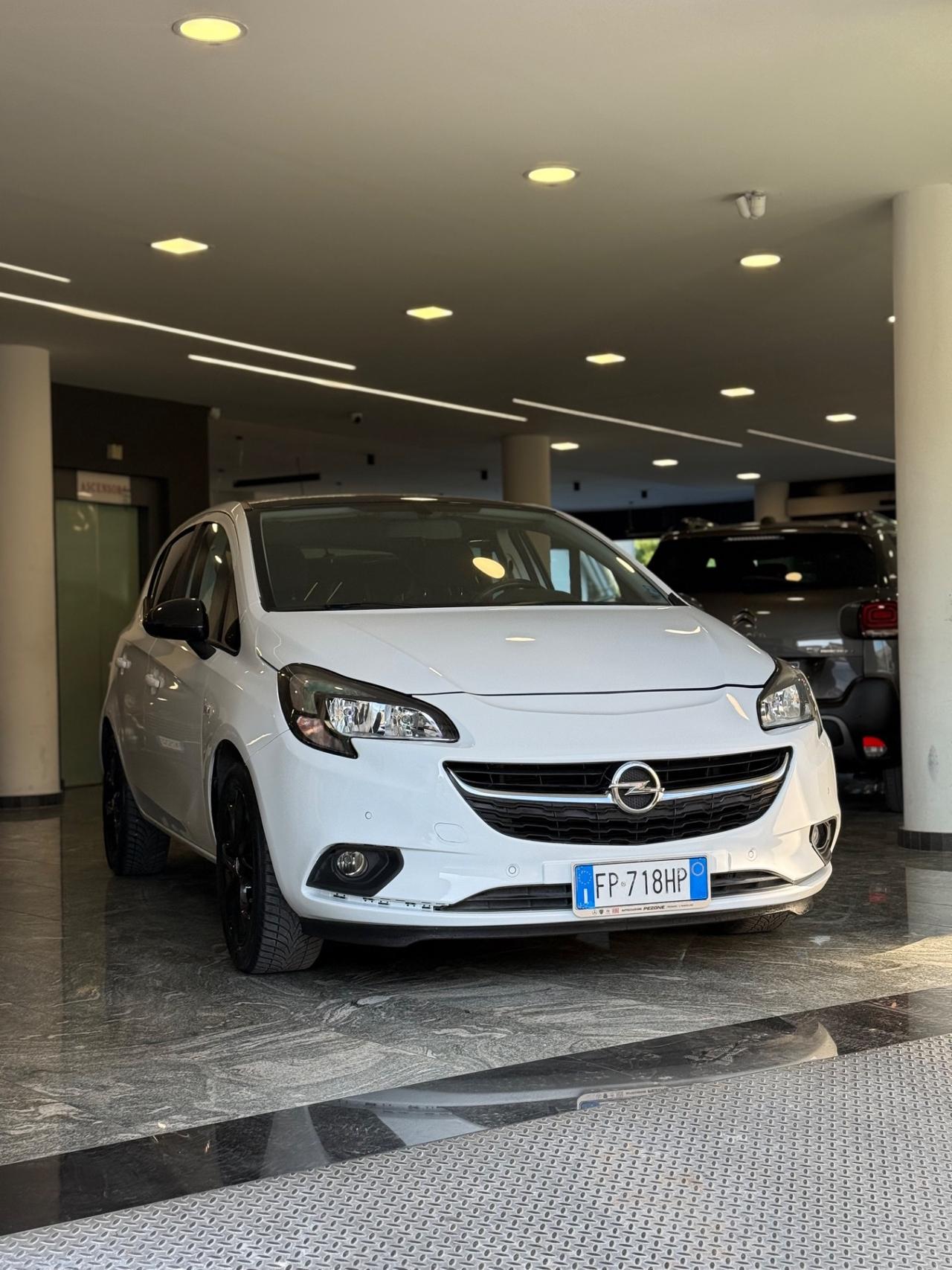 Opel Corsa 1.2 5 porte b-Color