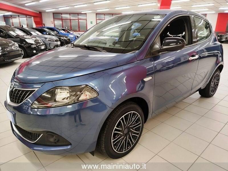 Lancia Ypsilon 1.0 70cv Hybrid 5p Gold + Car Play