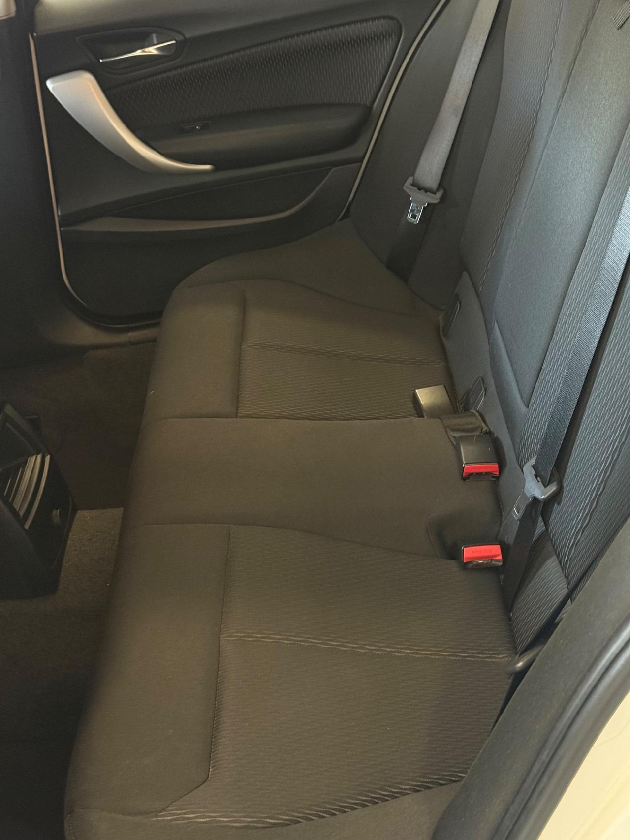 Bmw 116 116d 5p. Business