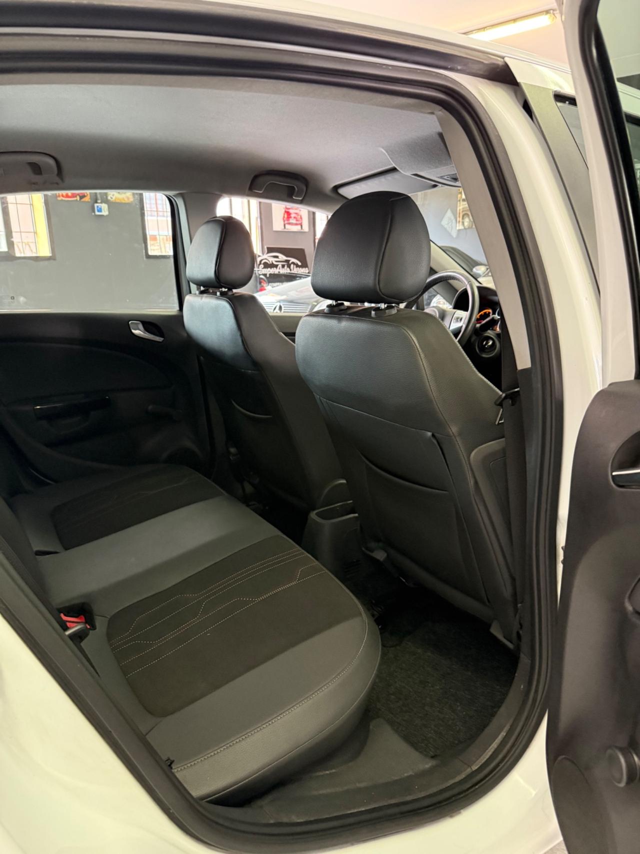 AUTOMATICA Opel Corsa 1.2 5 porte Sport
