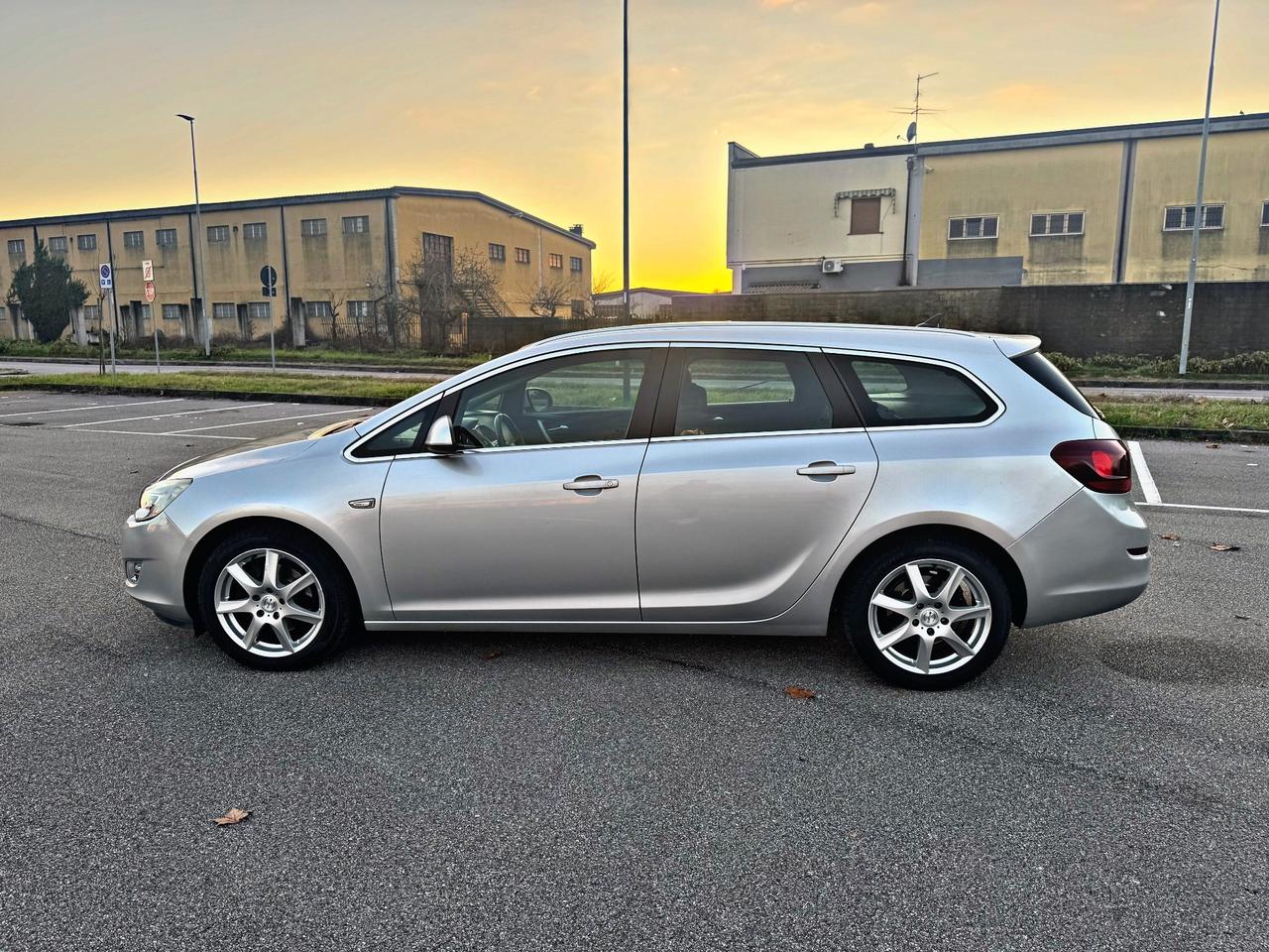 Opel Astra 1.7 CDTI 125CV Sports Tourer Cosmo