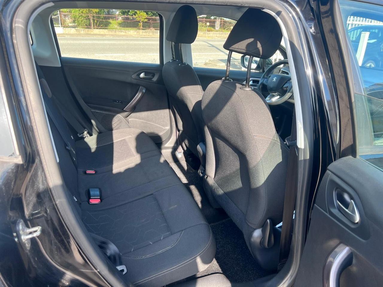 Peugeot 2008 1.2 VTi 82CV Allure