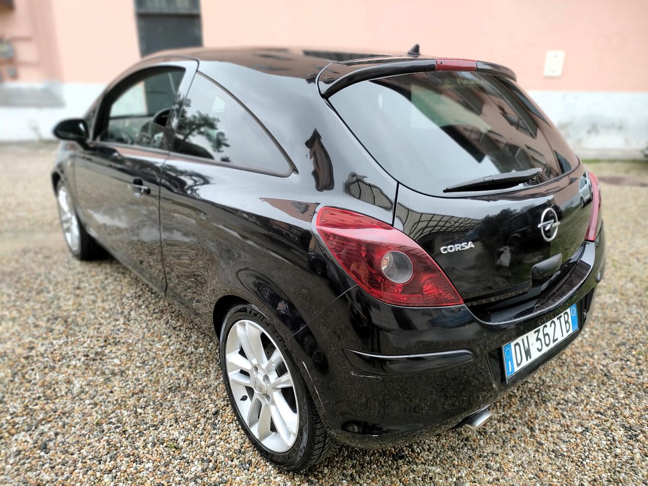 Opel Corsa 1.2 3 porte Sport