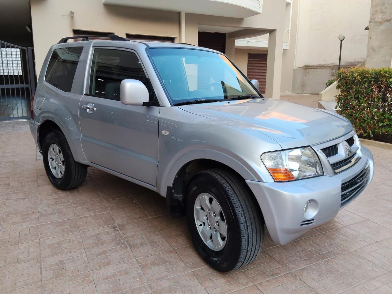 Mitsubishi Pajero 2.5 TDI 3p. GL 115 cv
