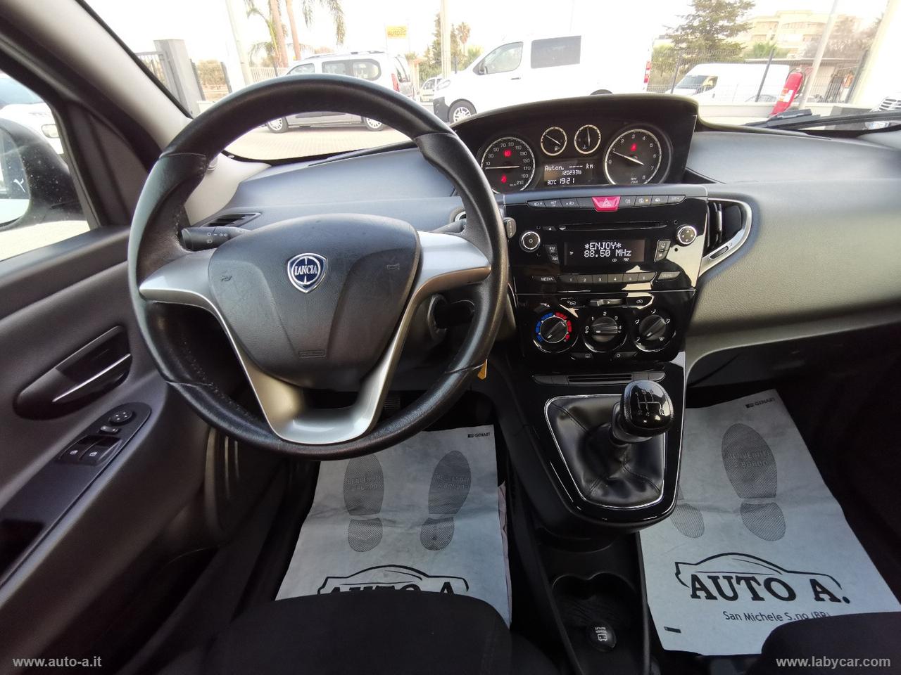 LANCIA Ypsilon 1.2 69 CV 5p. Platinum