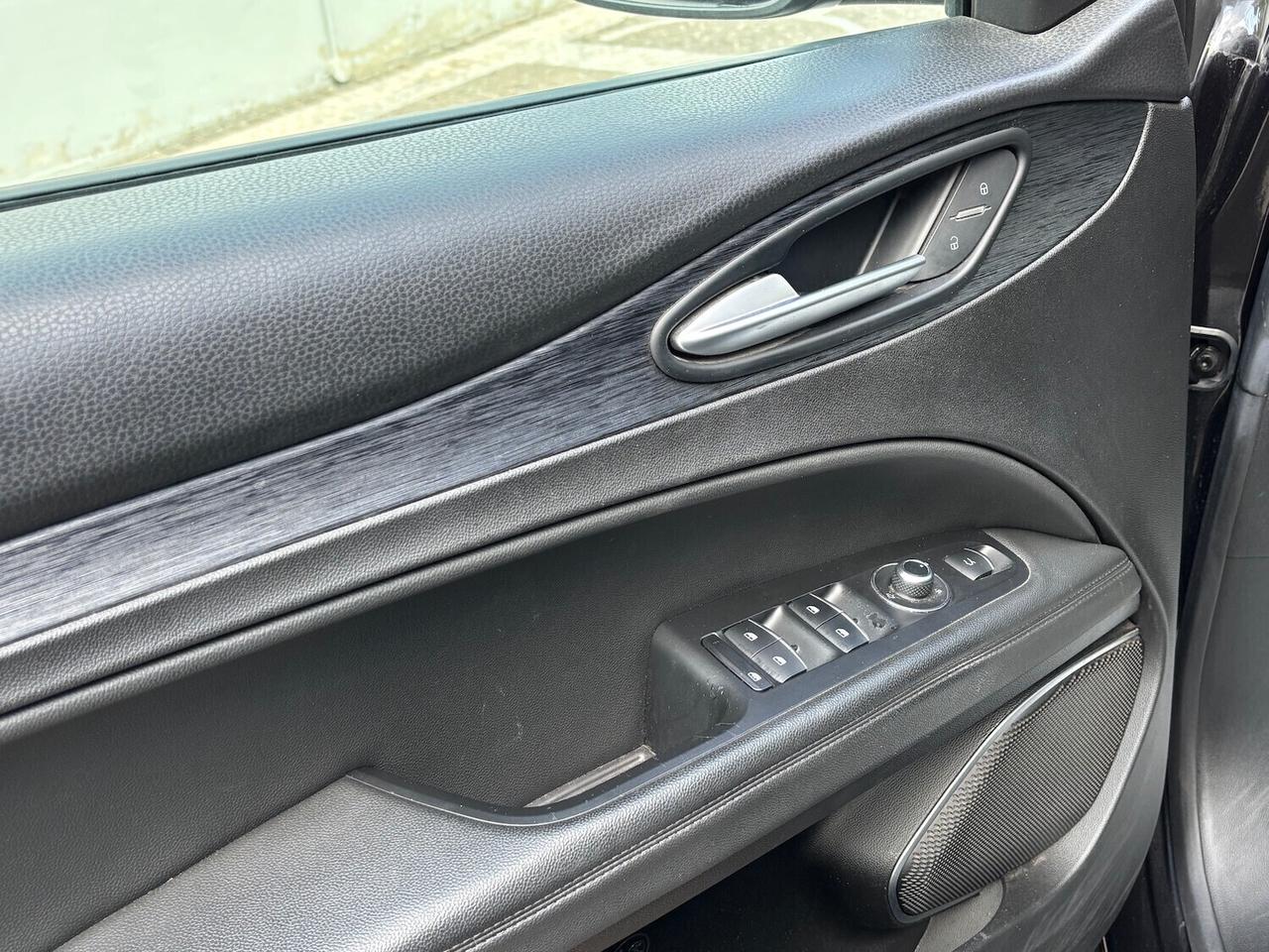 Alfa Romeo Stelvio 2.2 Turbodiesel 160 CV AT8 RWD