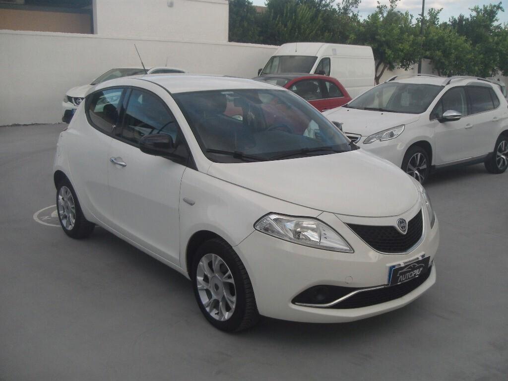Lancia Ypsilon 1.2 69 CV 5 porte Gold - 2016