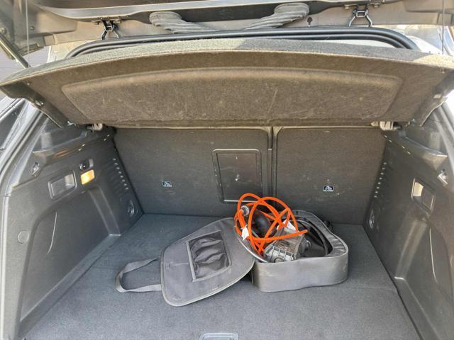 PEUGEOT 3008 Hybrid 225 e-EAT8 Allure
