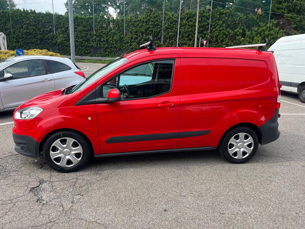 Ford Transit Courier 1.5dci/Euro5B con FAP/76CV/neopatentati/5Porte e 2Posti/unico proprietario