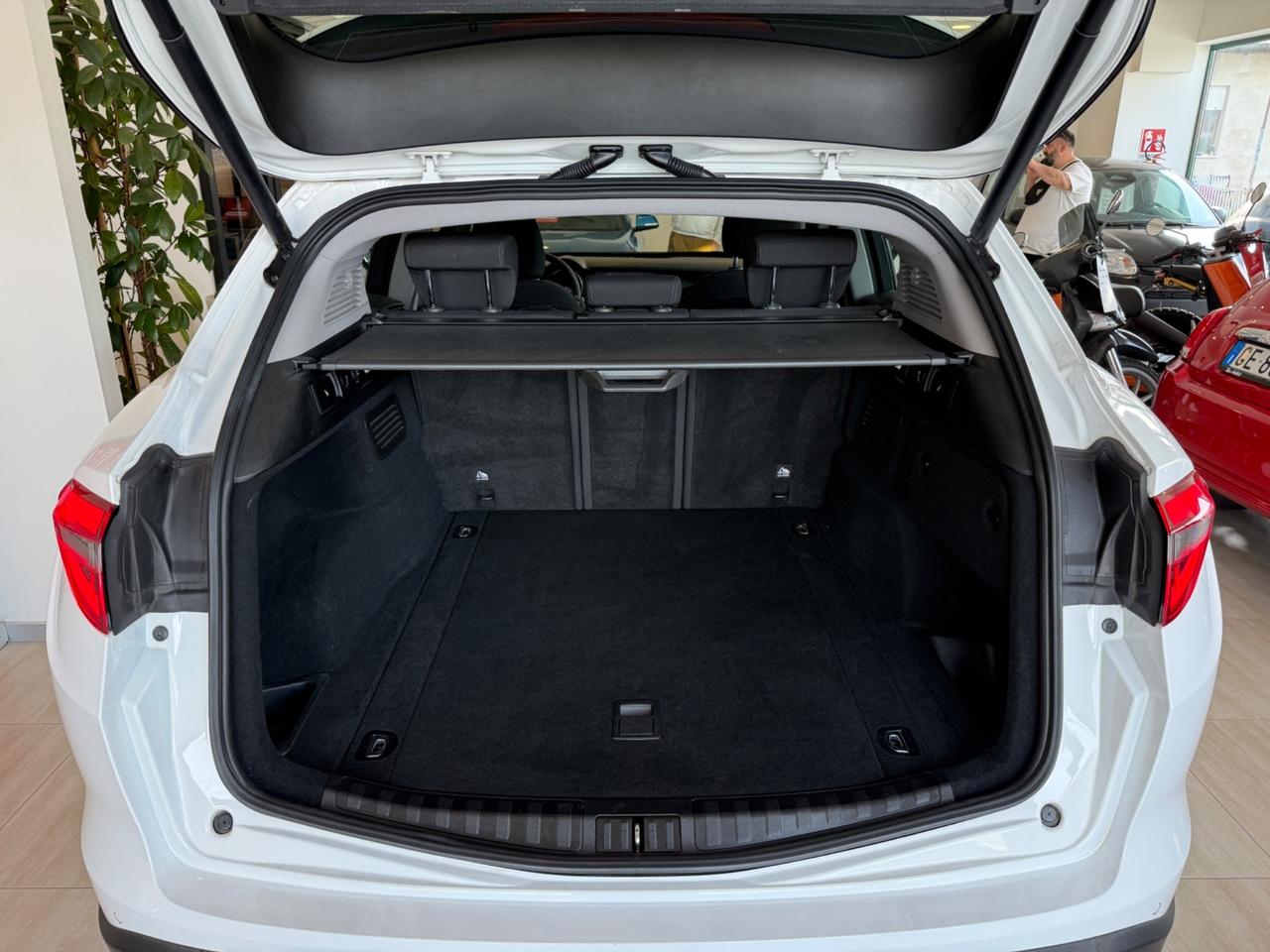 Alfa Romeo Stelvio 2.2 Turbodiesel 180 CV AT8 RWD Business