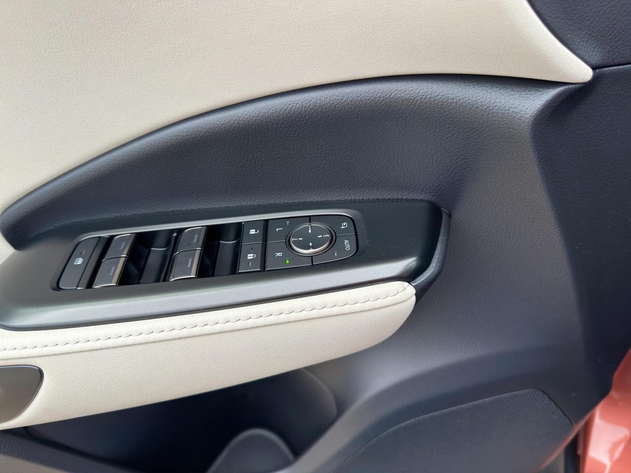 Lexus LBX 1.5 hybrid Elegant 2wd