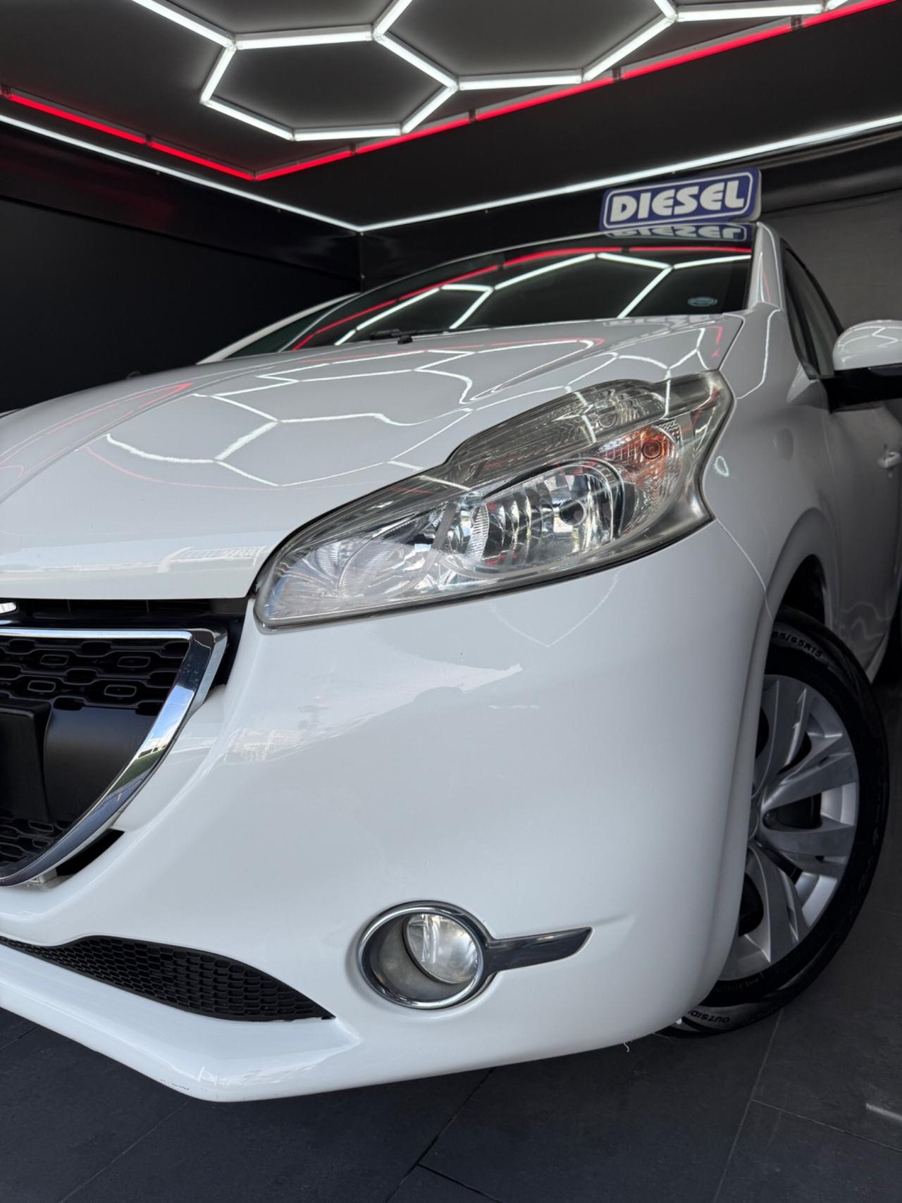 Peugeot 208 1.4 HDi 68 CV Allure