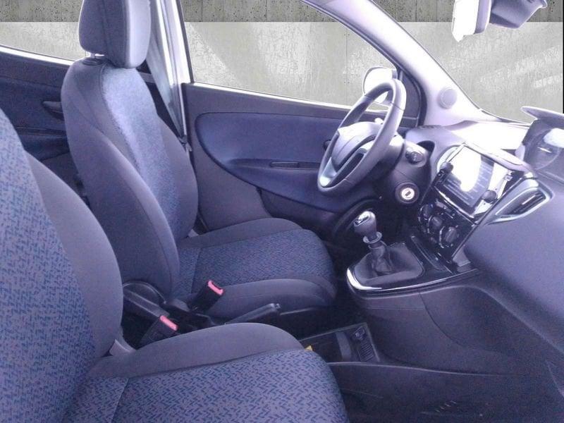 Lancia Ypsilon 1.0 firefly hybrid Gold s&s 70cv