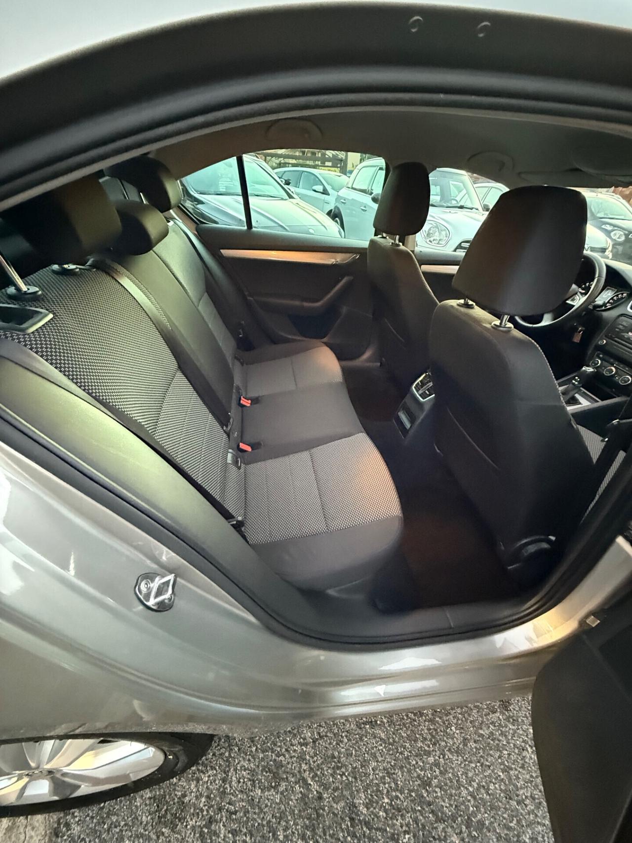 Octavia 2.0 TDI 150CV/unipro/berlina/dsg/garanzia