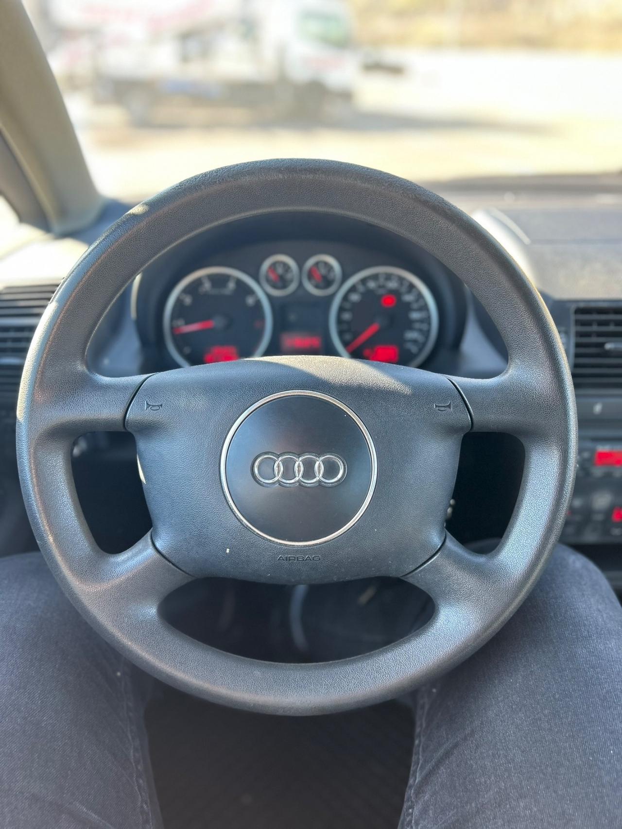 Audi A2 1.4 Neopatentati