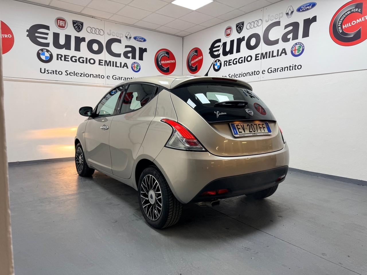 Lancia Ypsilon 1.2 69 CV 5 porte Silver 05/2014 Neopatentati