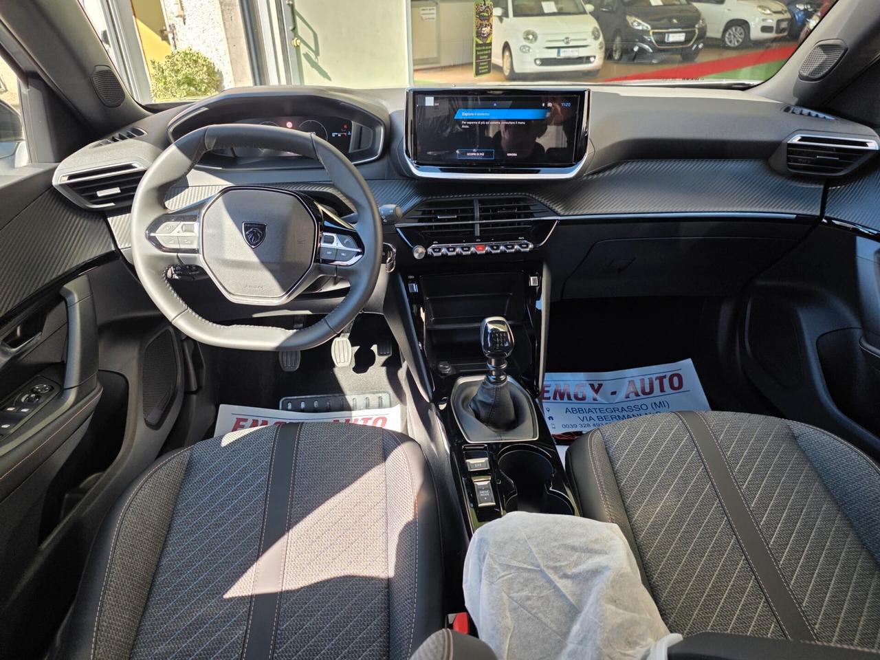 Peugeot 2008 Puretech 100cv. Allure 1.2 b. KM. 0