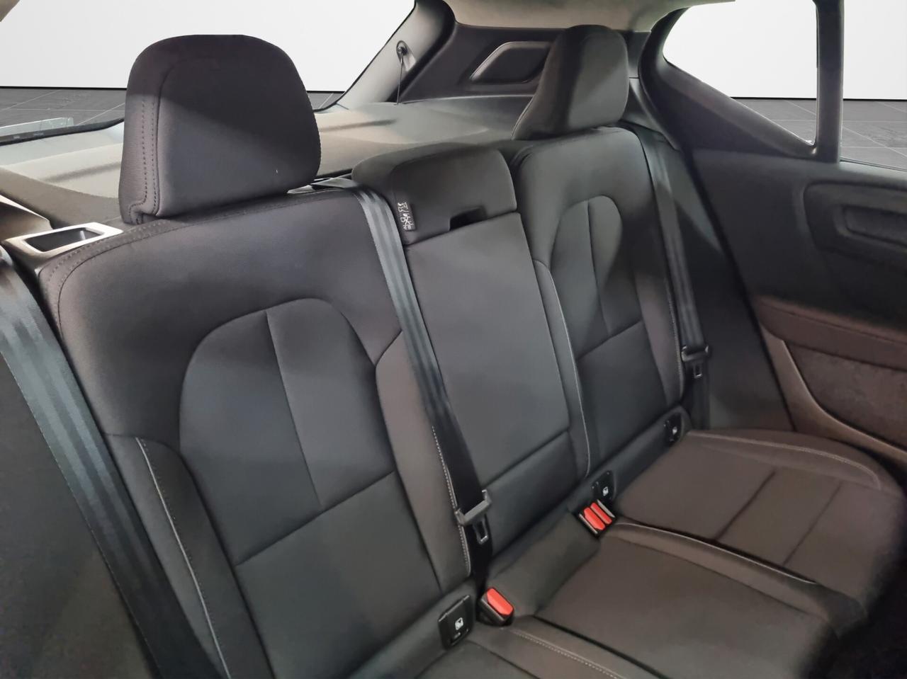 Volvo XC40 T2 Geartronic Momentum Pro