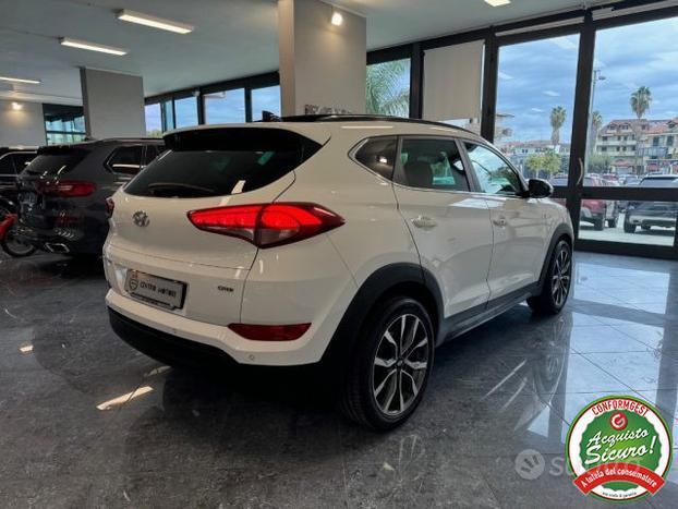 HYUNDAI Tucson 1.7 CRDi DCT XPossible Tetto 19 F