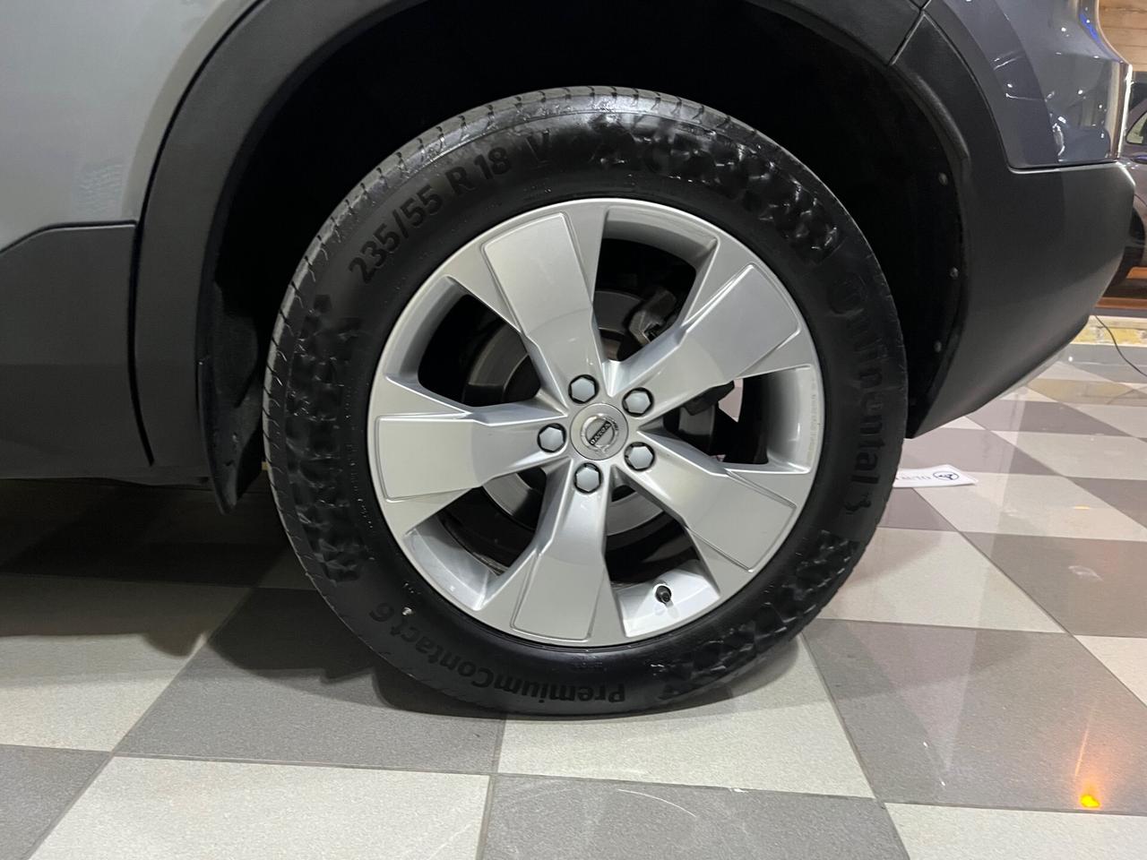Volvo XC40 D4 AWD Geartronic Momentum