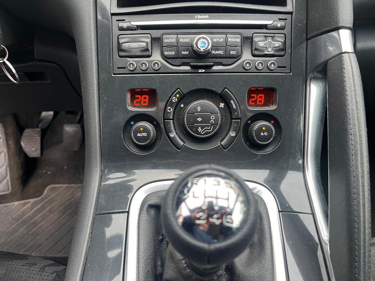 Peugeot 3008-1.6 hdi-full-2009