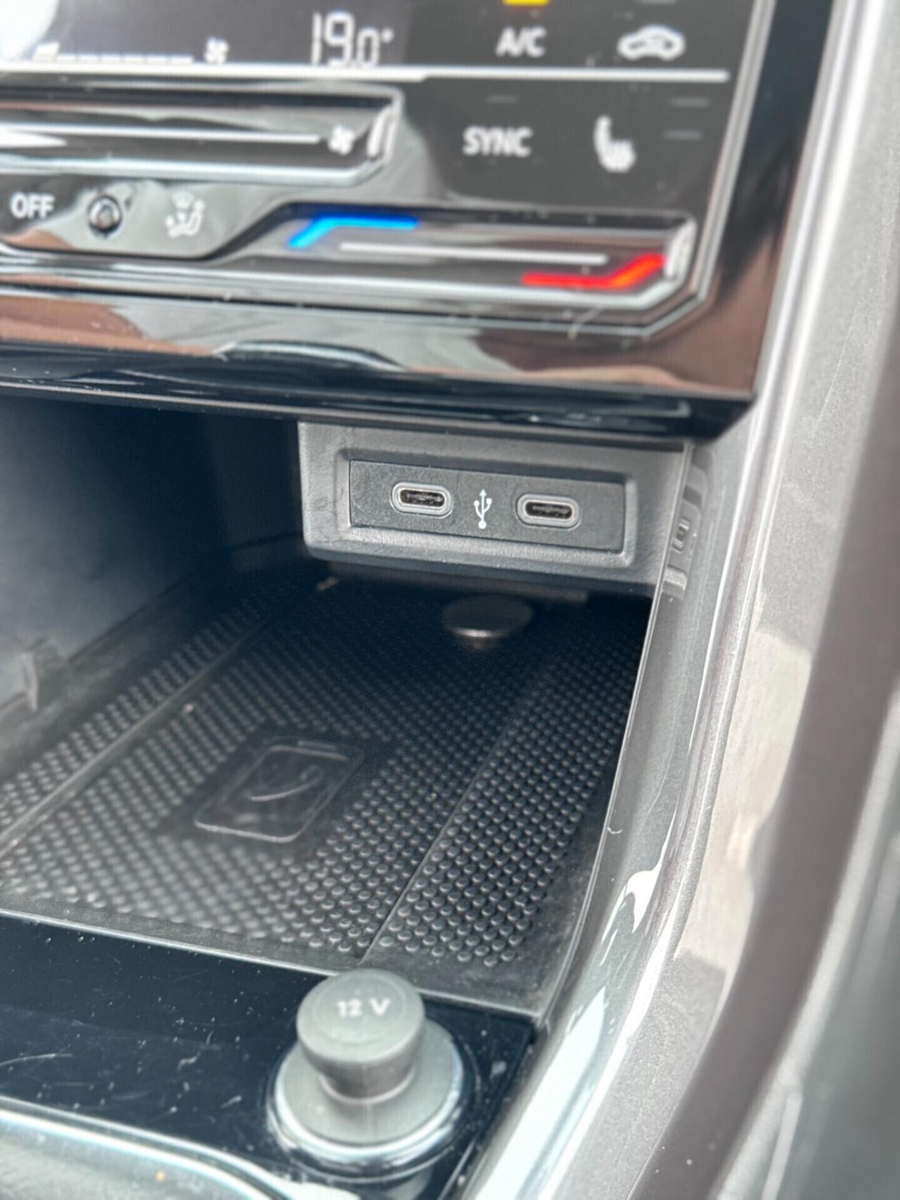 Volkswagen T-Cross 1.5 TSI ACT DSG Style BMT - CAMBIO AUTOMATICO - CAMERA - PRONTA CONSEGNA - TAGLIANDI CERTIFICATI