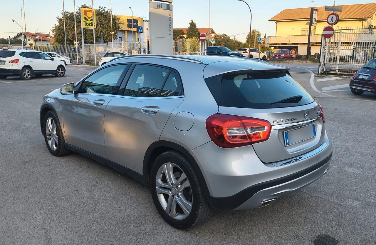 Mercedes-benz GLA 200 d Automatic 4Matic Business