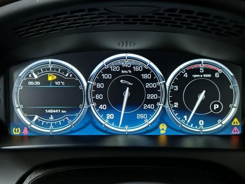 Jaguar XJ 3.0d V6 Portfolio auto my13