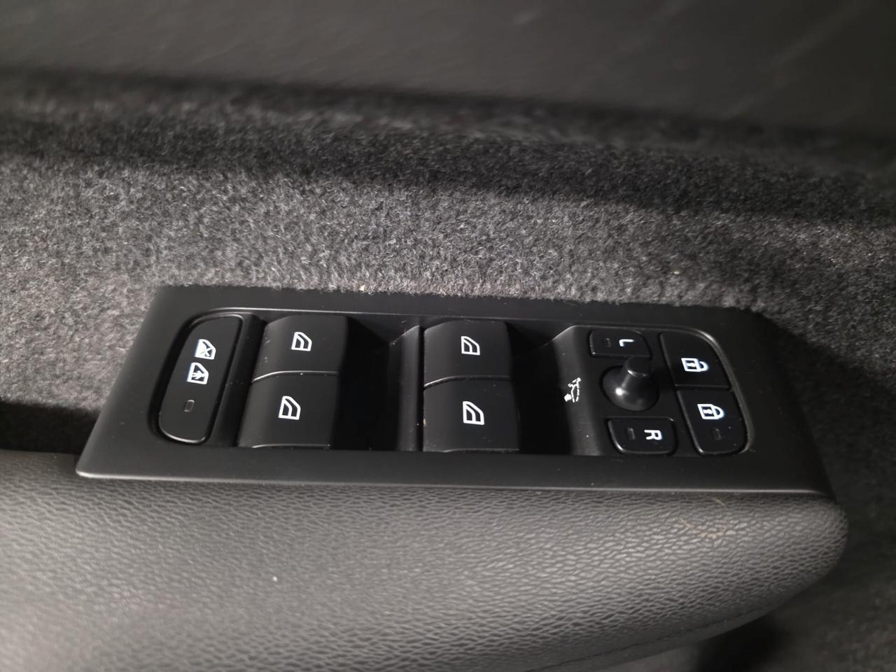 Volvo XC40 T2 automatico Core