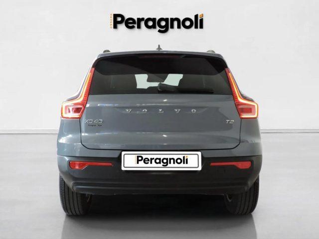 VOLVO XC40 T2 MOMENTUM CORE MANUALE