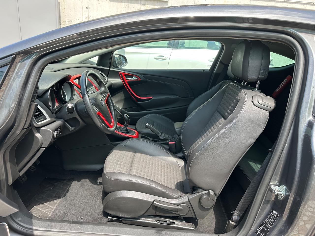 Opel Astra GTC 1.4 Turbo 140CV Cosmo
