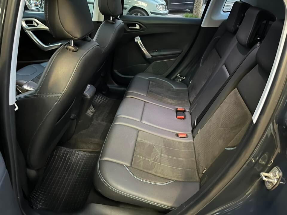 Peugeot 2008 BlueHDi 120 S&S Crossway