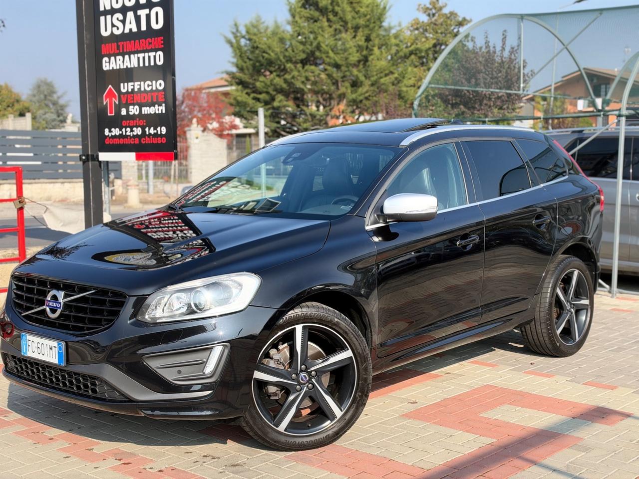 Volvo XC 60 D5 AWD Geartronic R-design Momentum