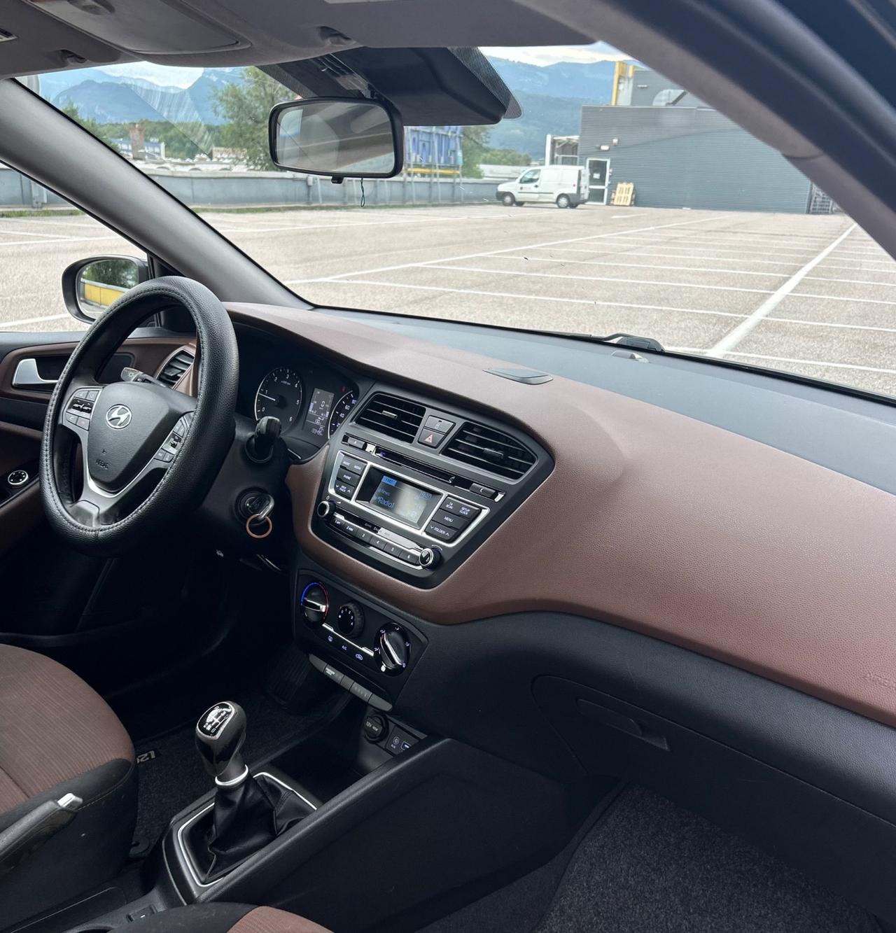 Hyundai i20 1.4 CRDi 5p Style Neopatentati 2015