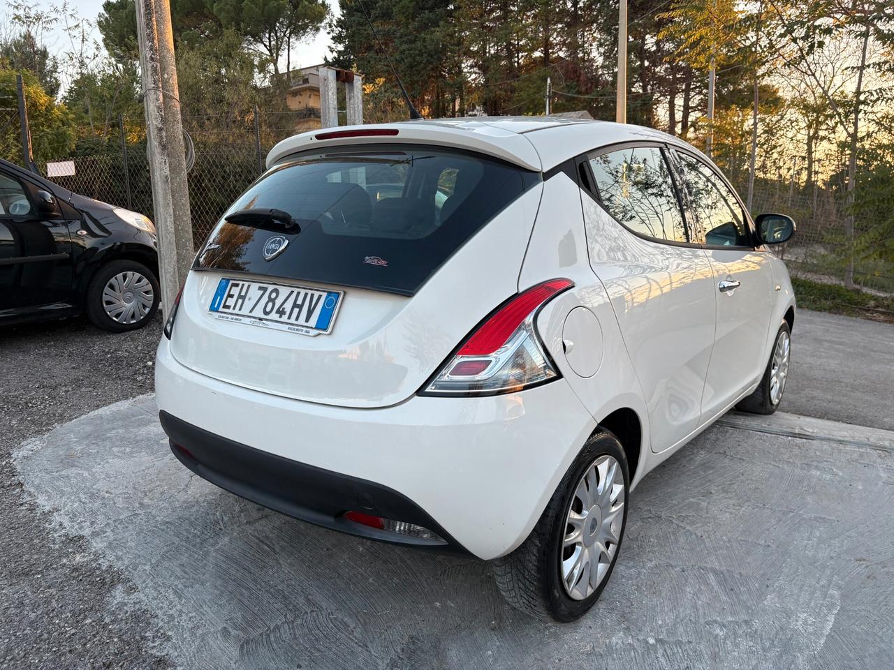 Lancia Ypsilon 1.2 69 CV 5 porte Silver