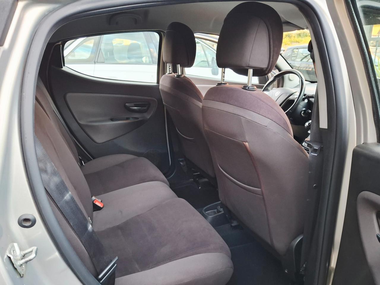 Lancia Ypsilon 1.2 69 CV 5 porte S&S Gold