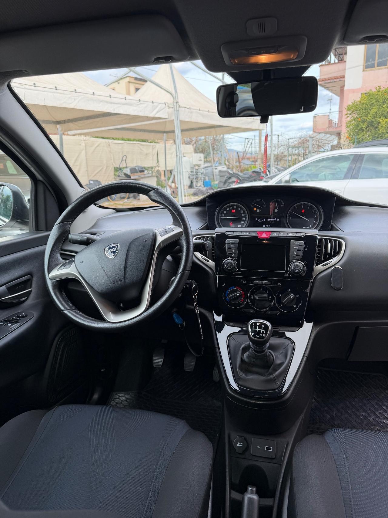 Lancia Ypsilon Hybrid Ecochic