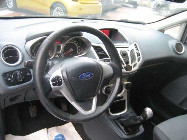 FORD Fiesta 1.2 82 CV 5 PORTE TITANIUM