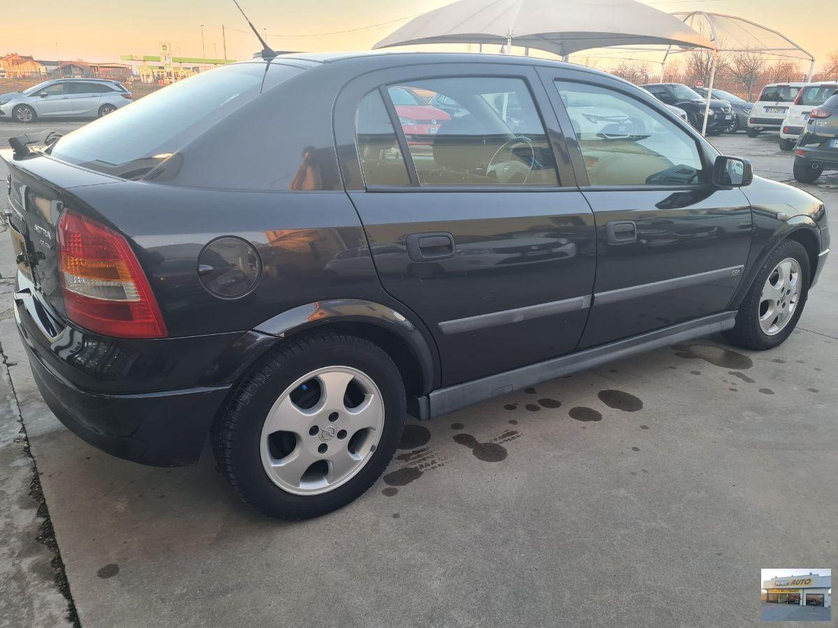 OPEL Astra 1.6 Benzina-Automatica-32.000 Km.