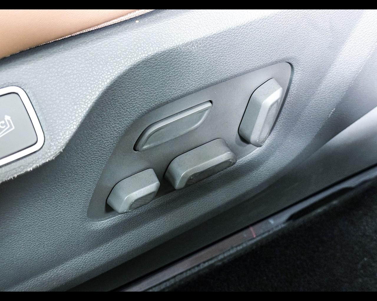 HYUNDAI Staria - Staria 2.2 AT 2WD 7 posti Luxury