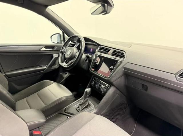 VOLKSWAGEN Tiguan 2.0 TDI DSG Advanced R-LINE Exterior Pack