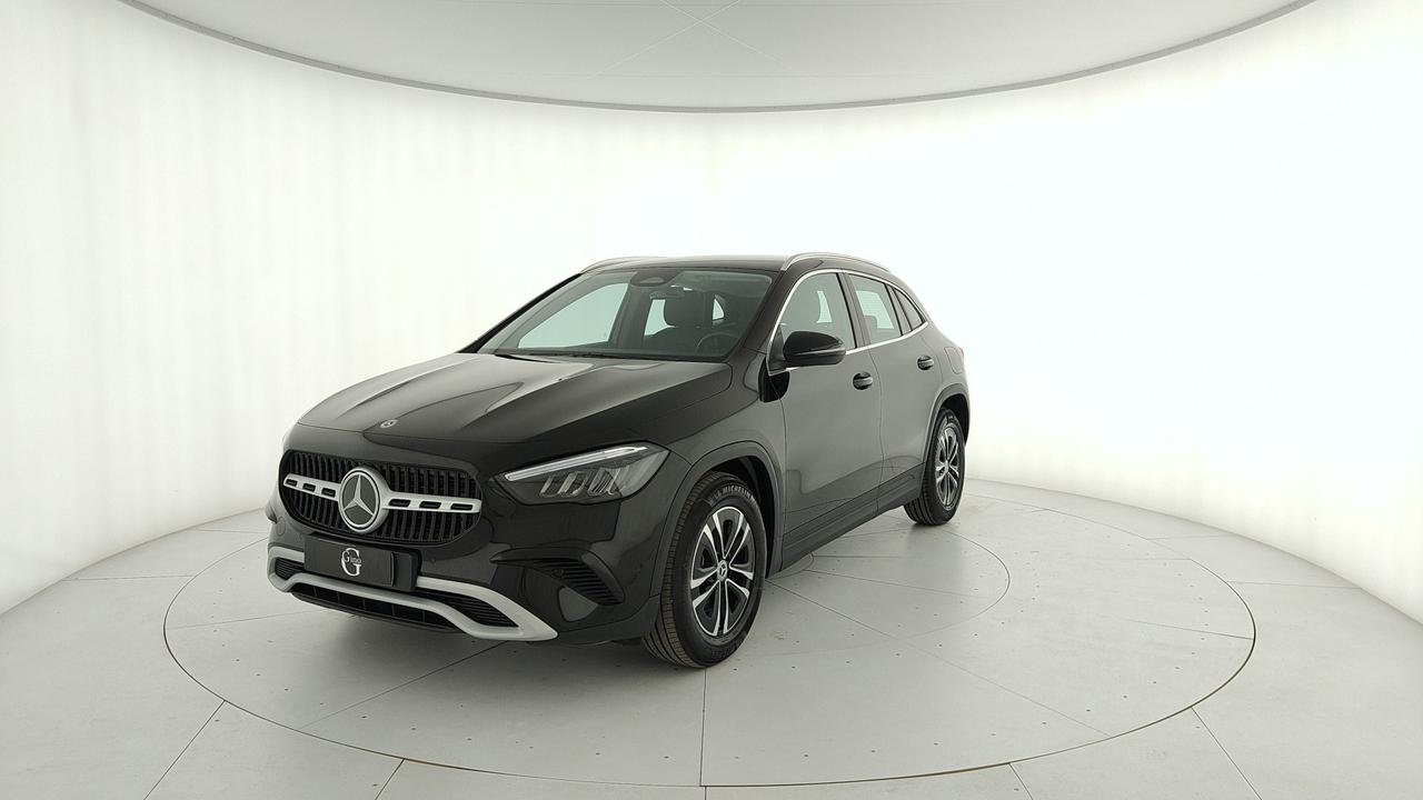 Mercedes-Benz GLA 180 d Advanced auto