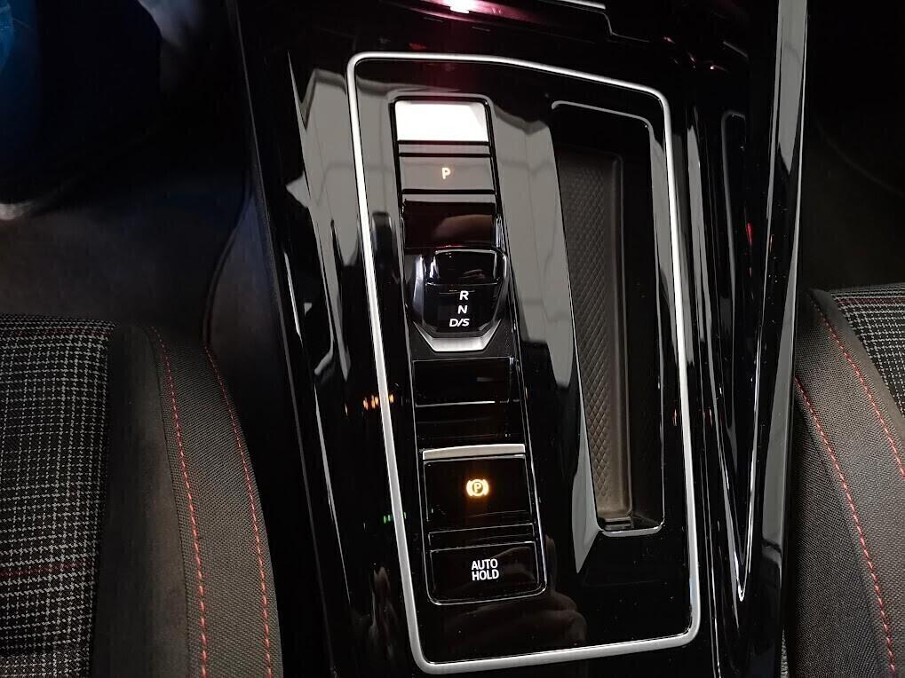 Volkswagen Golf GTI 2.0 TSI DSG