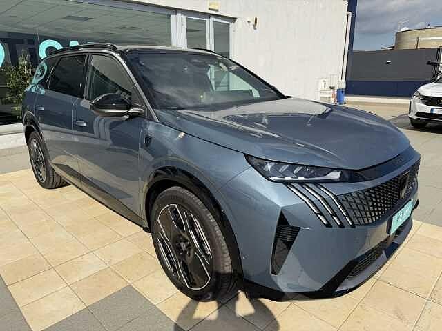 Peugeot 5008 motore elettrico (73kWh) 210 CV GT